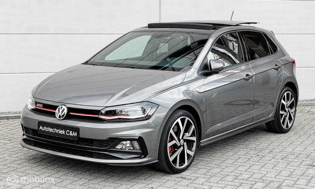 Volkswagen Polo 2.0 TSI GTI/200PK/DSG/ACC/DCC/PANO/CAMERA/CP, Stof, Zwart, 4 cilinders, 1984 cc