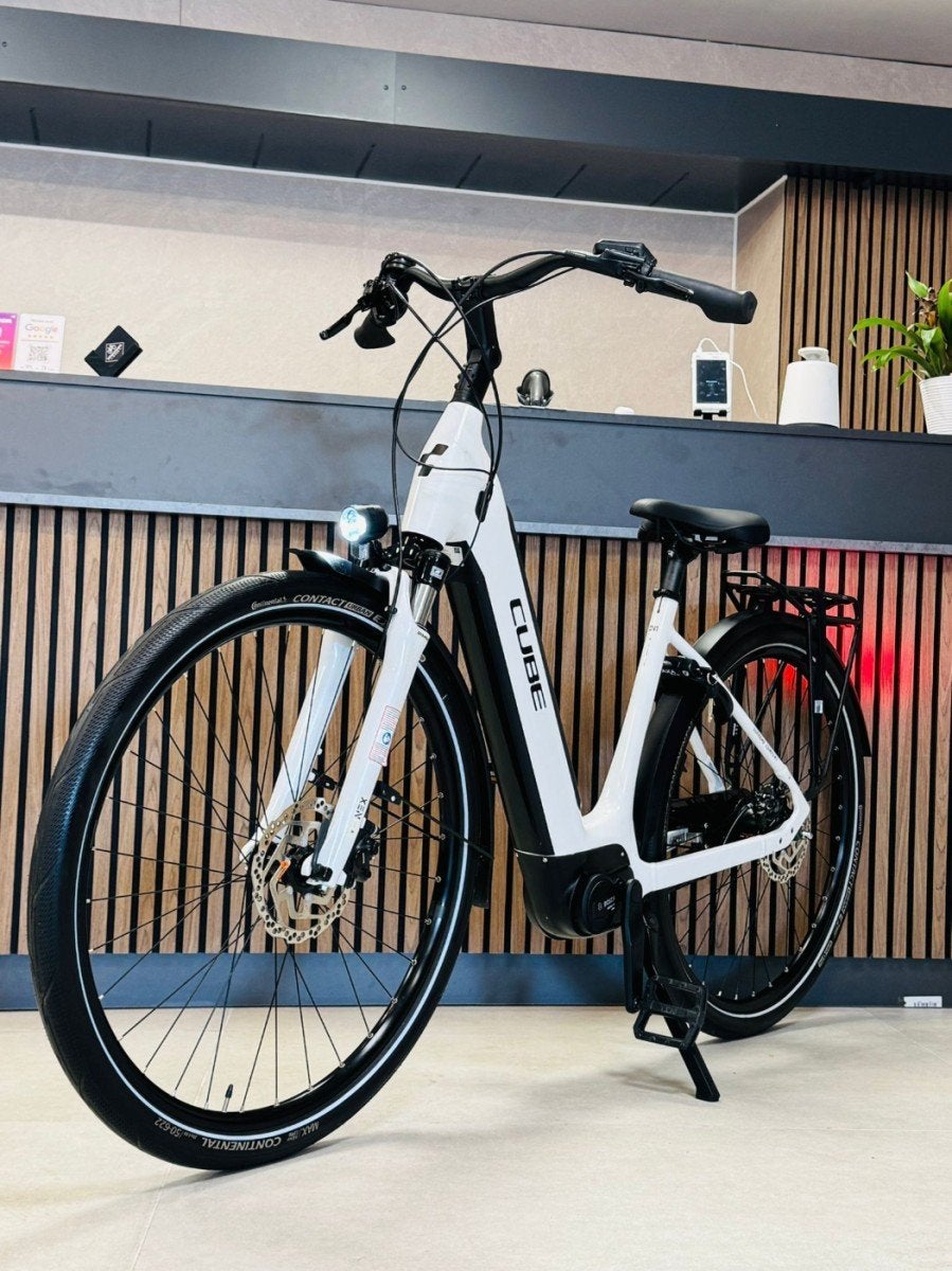 Cube One1 / Bosch Active Line Plus / 400 KM / Dames Wit, Fietsen en Brommers, Elektrische fietsen, Ophalen, Gebruikt, -, -