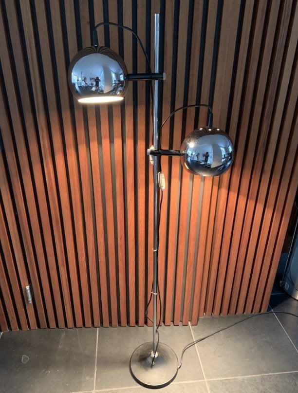 Vintage witte Space Age design vloerlamp Herda, Huis en Inrichting, Lampen | Vloerlampen, Ophalen, Mid century, E27 (groot), Zo goed als nieuw