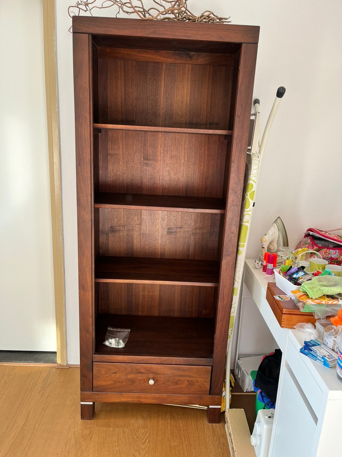 Notenhout massieve kast, Huis en Inrichting, Ophalen, Gebruikt