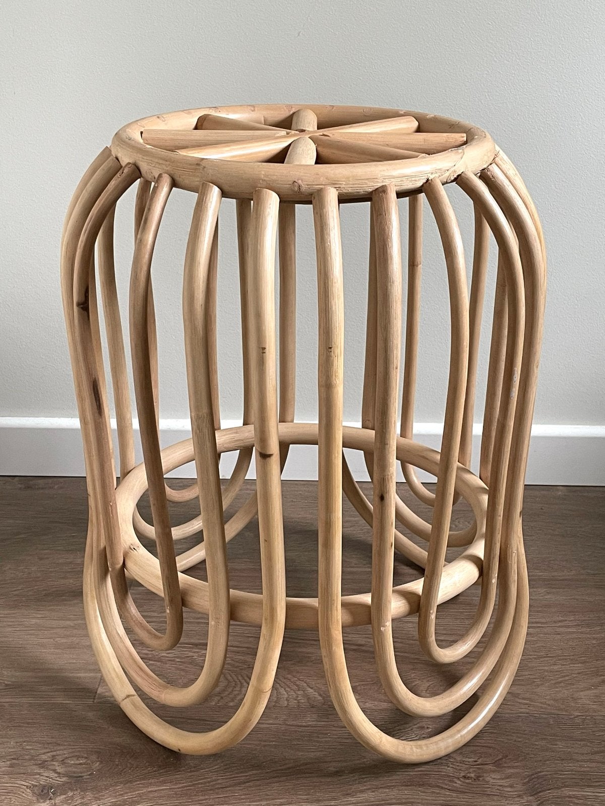 ZGAN Rotan Mand bijzettafeltje Planten-Tafeltje-Krukje Boho, Huis en Inrichting, Woonaccessoires | Schalen en Manden, Zo goed als nieuw