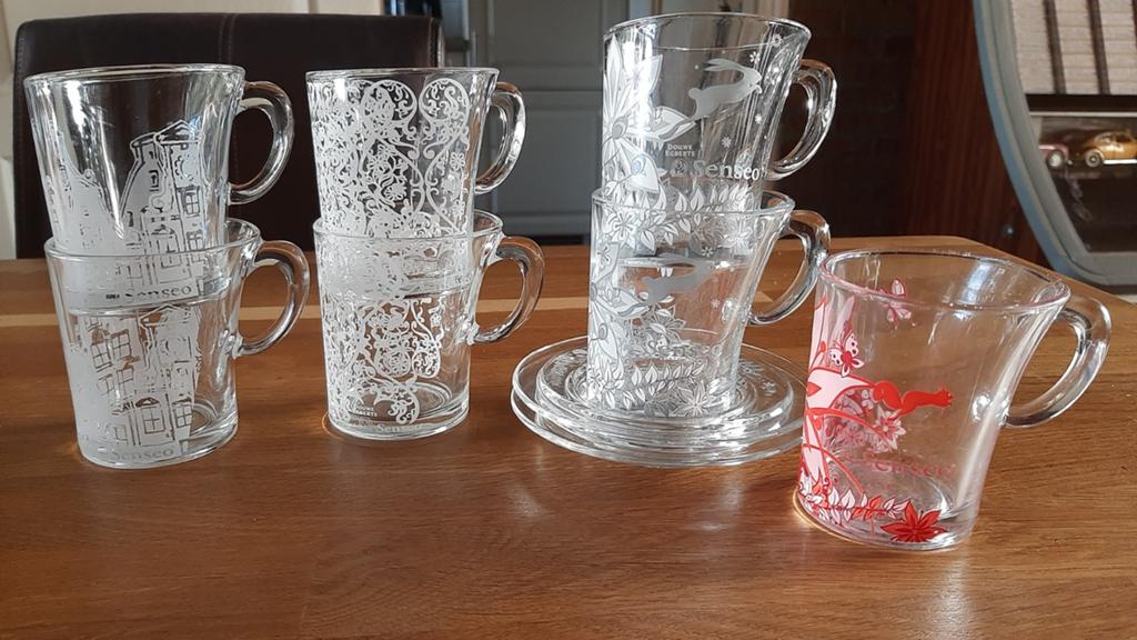 7 senseo douwe egberts koffie glazen 2 met schotel erbij, Ophalen