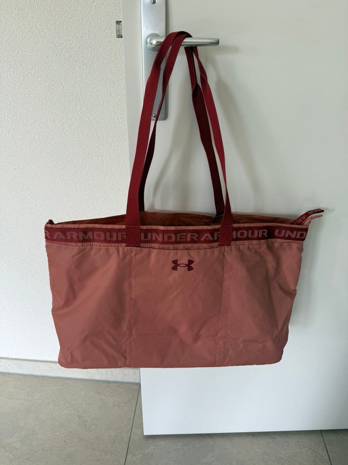 Sporttas dames Merk Under Armour Afm 50 x 30 x 15 cm, 40 tot 60 cm, Minder dan 35 cm, Zo goed als nieuw, Minder dan 20 cm