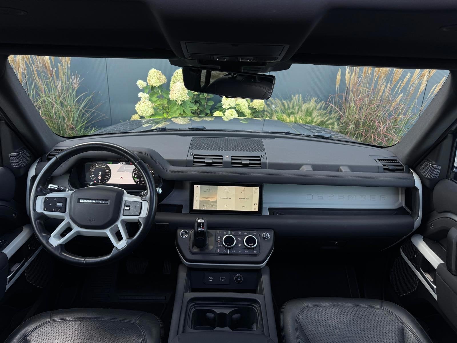 Land Rover Defender 110 2.0 P400e 110 S | Pano | 360 | Leder, Automaat, 404 pk, Gebruikt, 4 cilinders