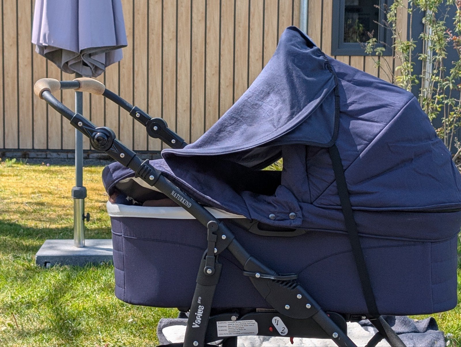 Naturkind Varius Pro kinderwagen; zeer compleet; 1 jaar oud, Ophalen, Kinderwagen, Overige merken, Verstelbare duwstang