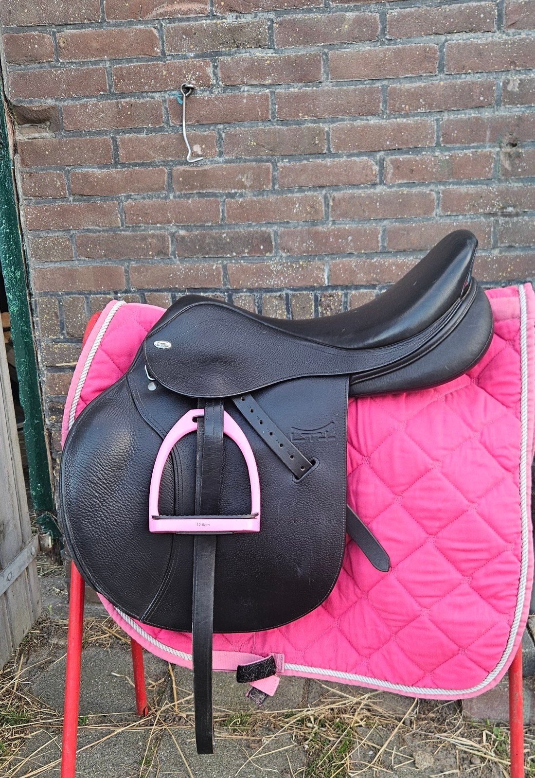 Tekna LeTek Plus veelzijdigheidszadel 17,5” MW – complete se, Ophalen, L (17.5 inch), Tekna, Zo goed als nieuw