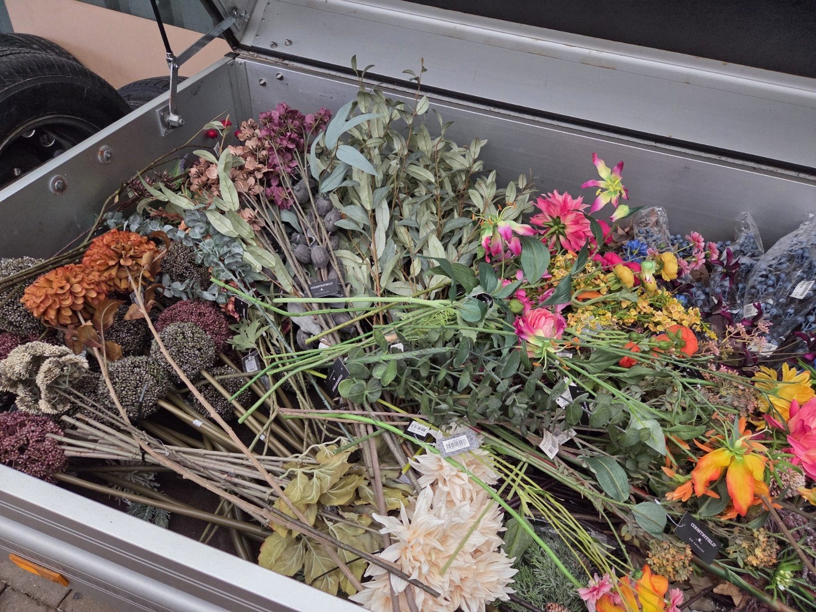 Grote partij nieuwe kunstbloemen en -takken, Ophalen, Kunstbloem, Nieuw, Textiel