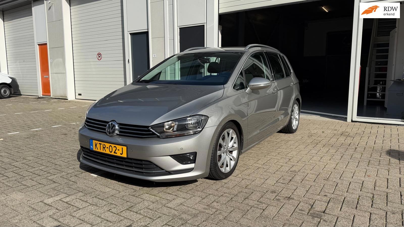 Volkswagen GOLF SPORTSVAN 2.0 TDI Highline DSG 2015, Auto's, Gebruikt, Euro 6, 4 cilinders, 150 pk