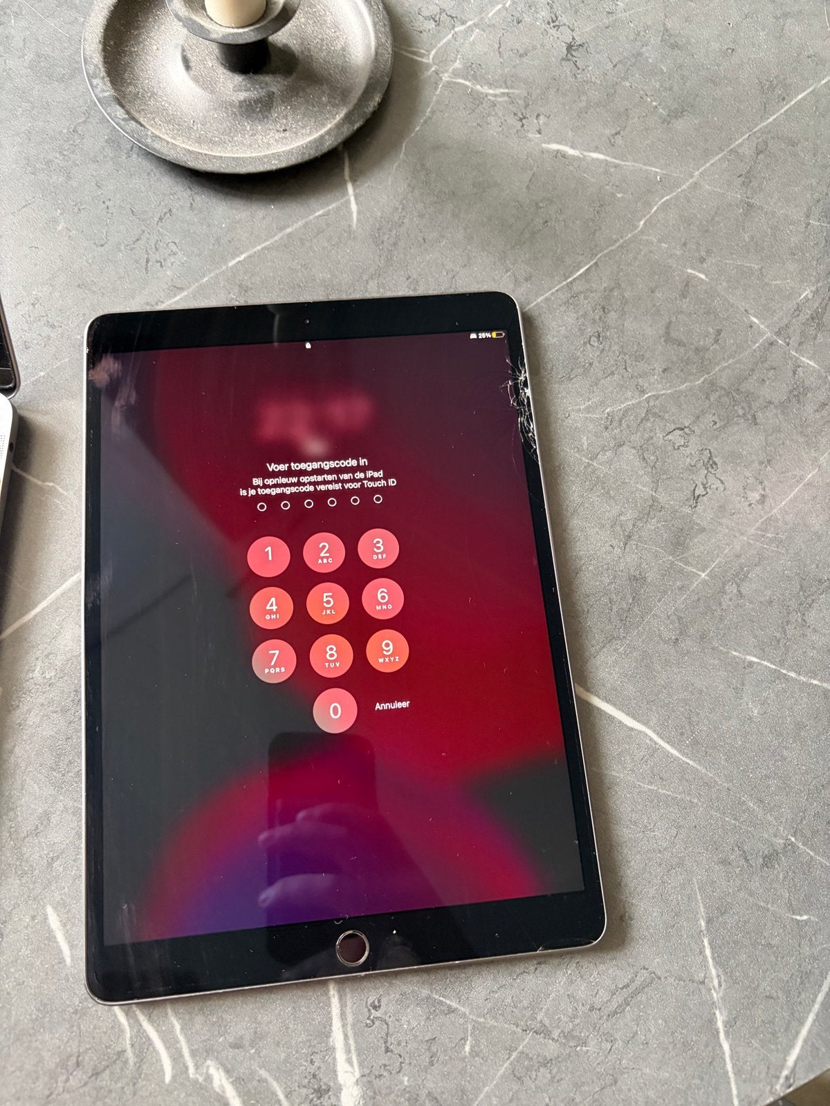 iPad Air 3e generatie (2019) - Lichte schade, nauwelijks geb, Gebruikt, Apple iPad Air, 64 GB, Ophalen