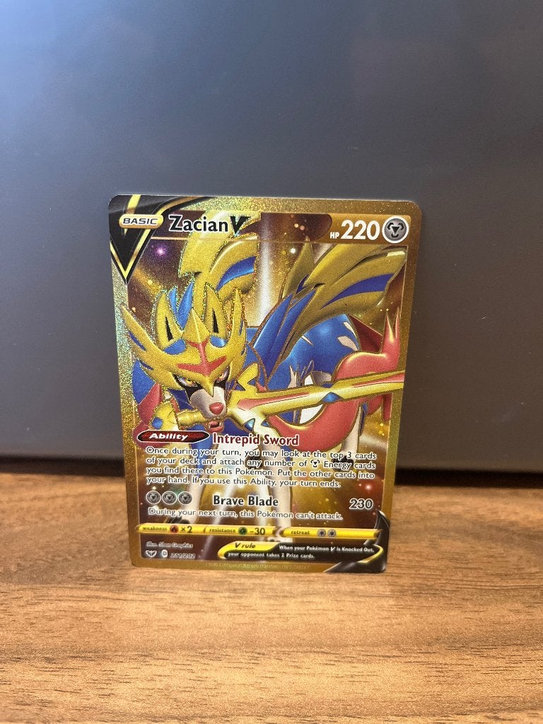 Zacian V Gold Secret Rare Pokémon Kaart, Hobby en Vrije tijd, Ophalen, Zo goed als nieuw, Losse kaart, Foil
