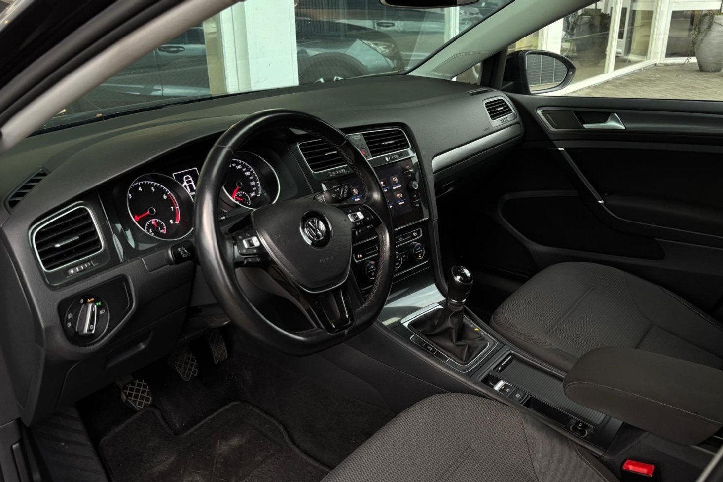 Volkswagen Golf 1.0 TSI Comfortline | ADAPTIVE | CARPLAY | 1, Stof, Verwarmde buitenspiegels, Zwart, Origineel Nederlands