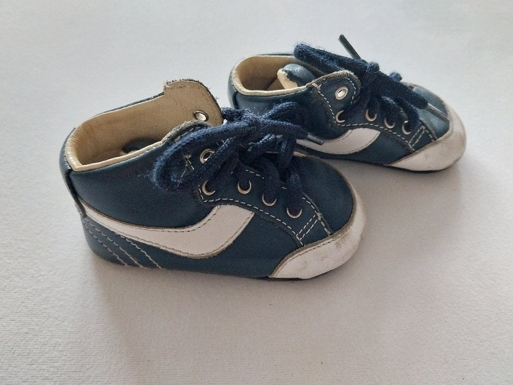 Leren babyschoentje maat 18, Jongetje of Meisje, Ophalen of Verzenden, Gebruikt, Schoentjes