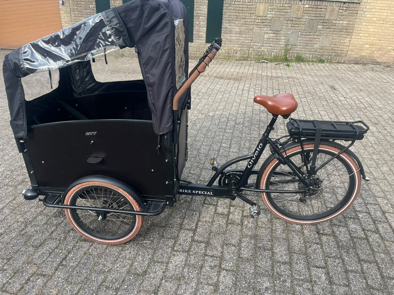 Bakfiets te koop (4jaar), 4 kinderen of meer, Gebruikt, Elektrisch, Schijfrem