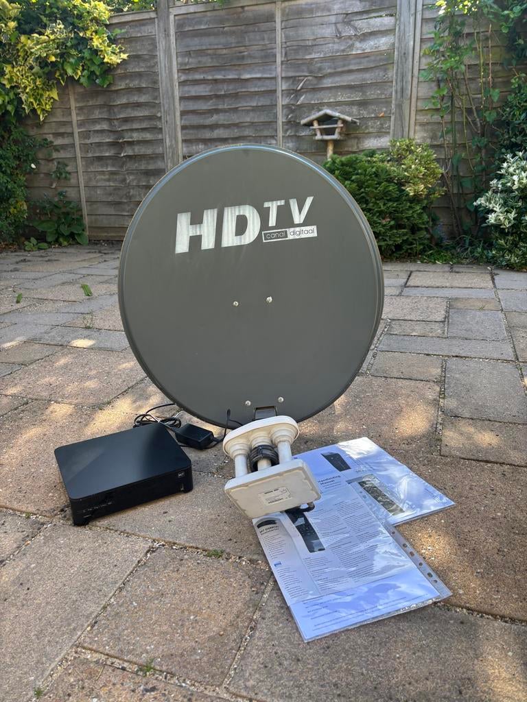 Canal Digitaal M7 DSR8141 decoder met schotelantenne, Ophalen, Gebruikt, Decoder