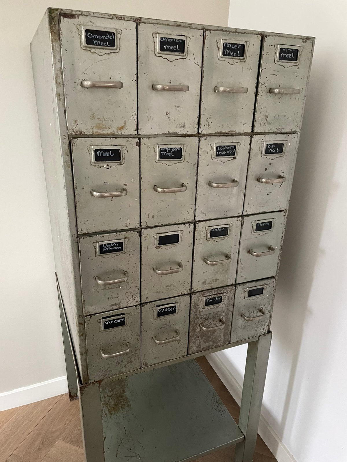 Oude vintage / retro stalen/ metalen ladekast, Ophalen, Zo goed als nieuw