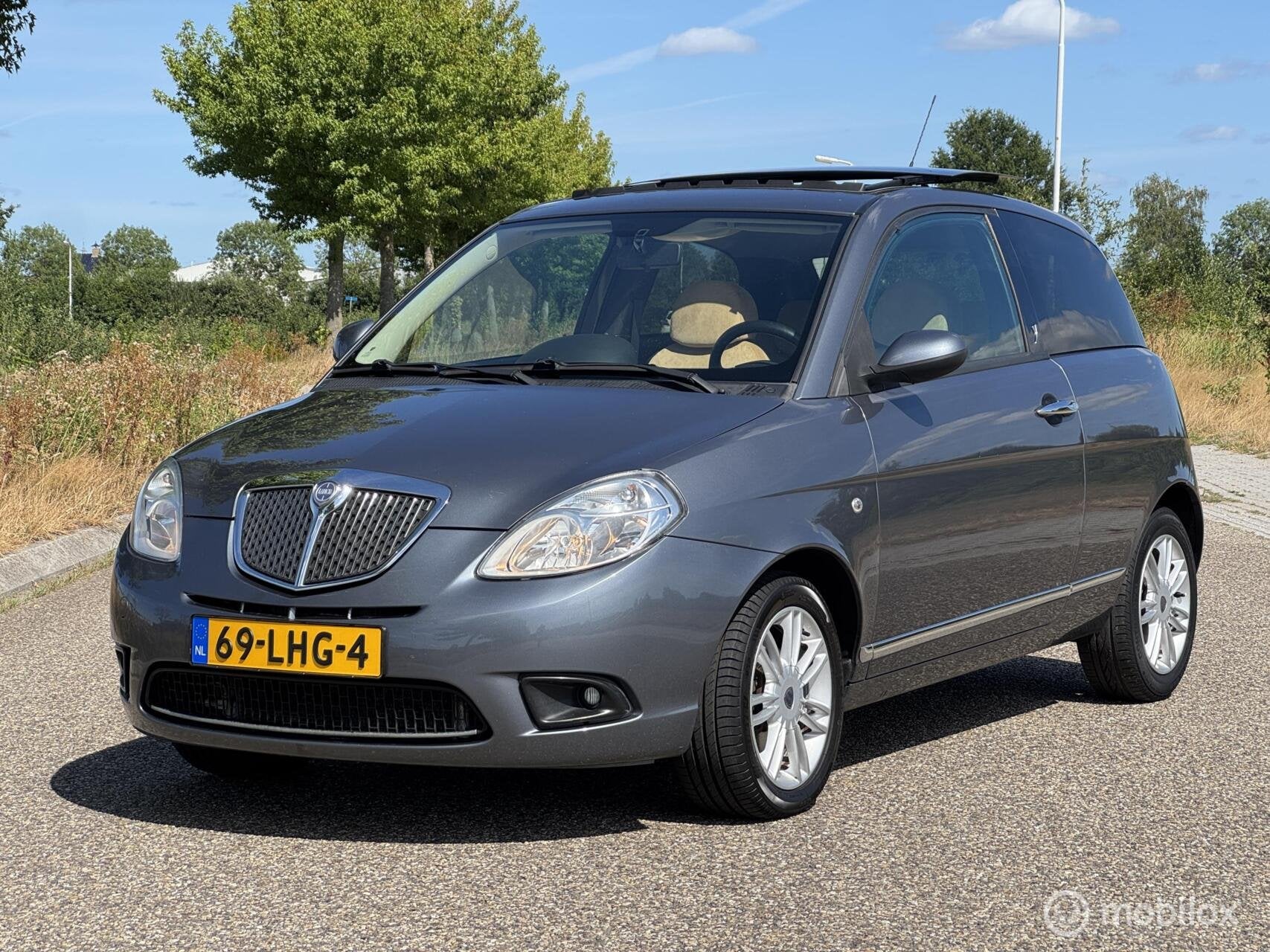 Lancia Ypsilon 1.4 Platino, Voorwielaandrijving, Gebruikt, 31 €/maand, 4 cilinders