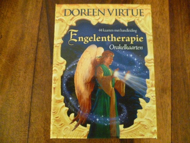 Doreen Virtue - Engelentherapie orakelkaarten, Boeken, Ophalen of Verzenden, Zo goed als nieuw, Overige onderwerpen, Achtergrond en Informatie