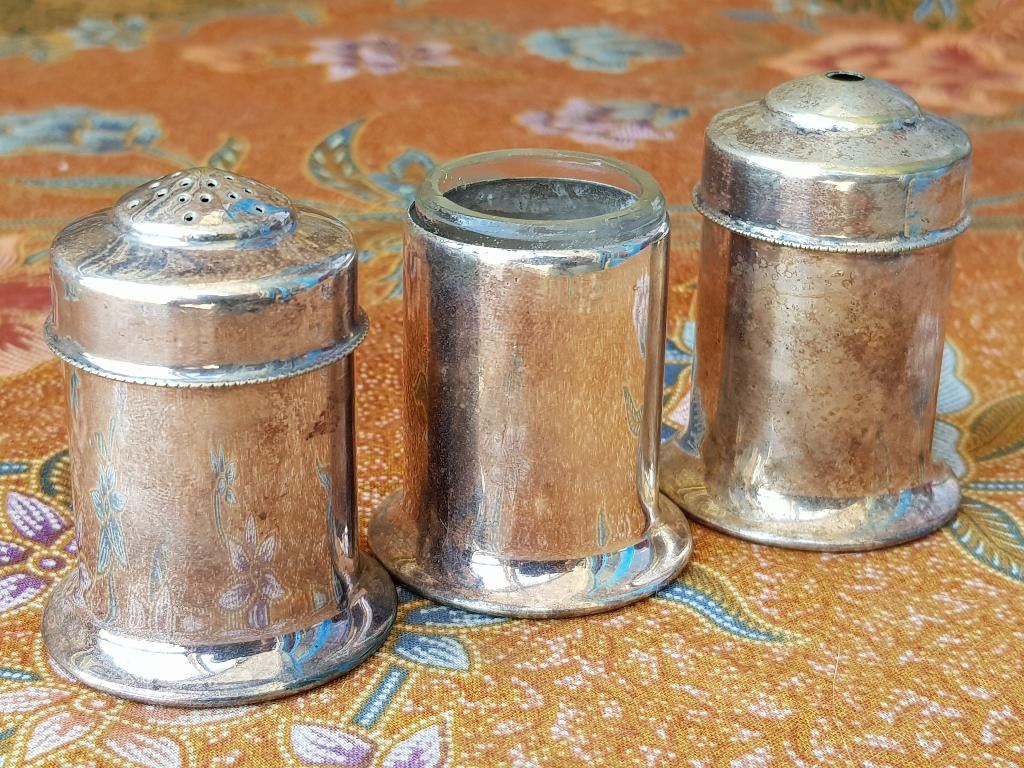 Oud silverplate peper, zout en mosterd uit Engeland.