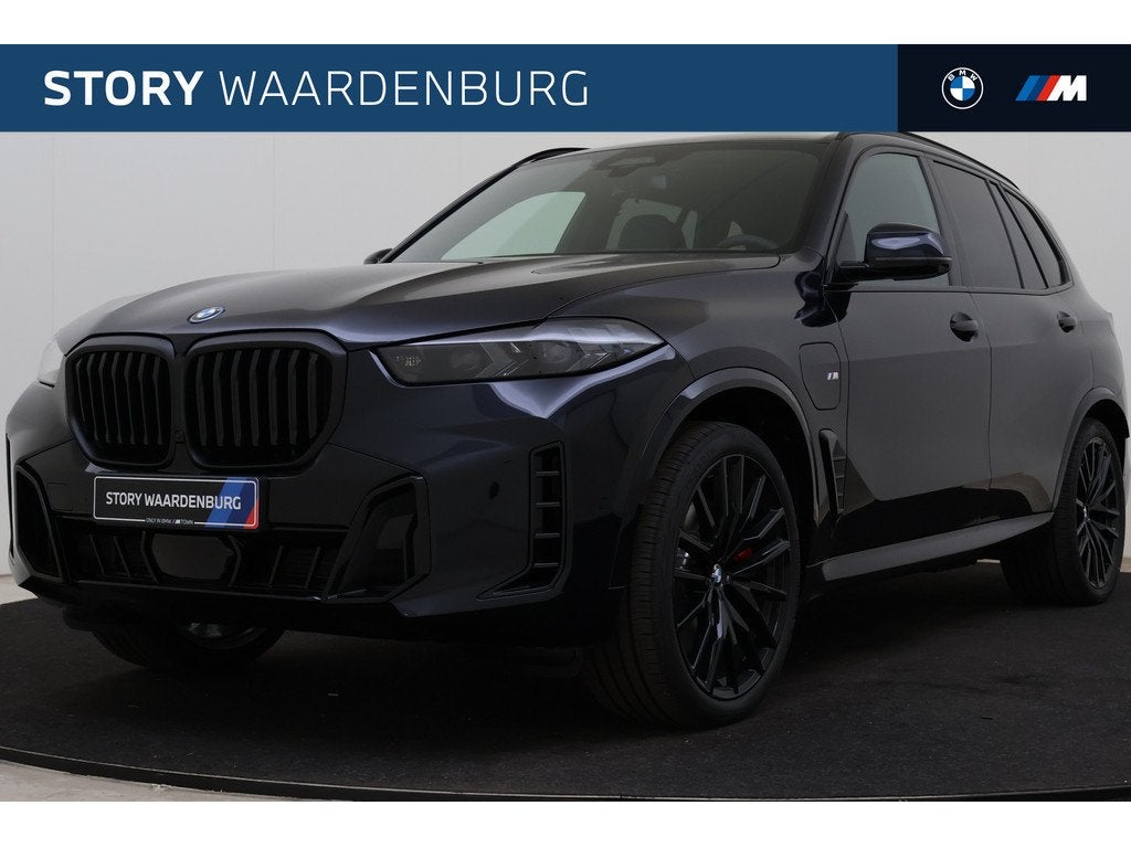 BMW X5 xDrive50e M Sport Automaat / Trekhaak / Panoramadak S, Auto's, Automaat, 2395 kg, Zwart, Leder