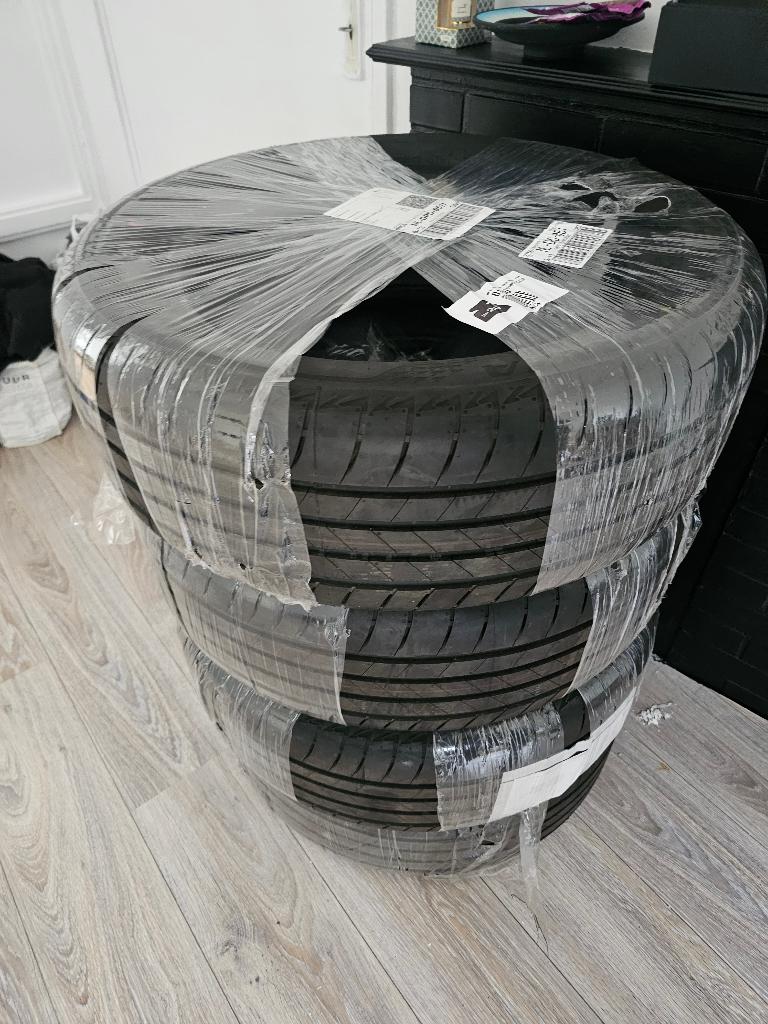 Bridgestone Turanza 235/55 R18 100V Zomerbanden, Auto-onderdelen, Banden en Velgen, Ophalen, 18 inch, Nieuw, 235 mm
