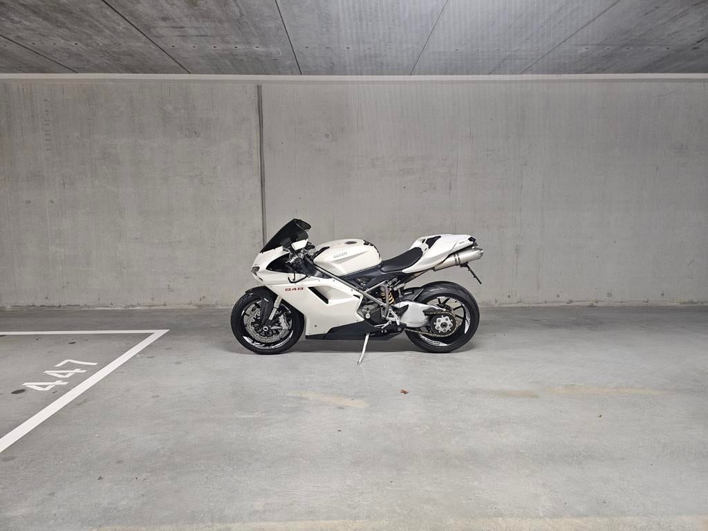 Ducati 848 parelmoer wit 134PK! 5750 dit weekend ophalen!, Motoren, Motoren | Ducati, 2 cilinders, Occasion, Motorrijbewijs A