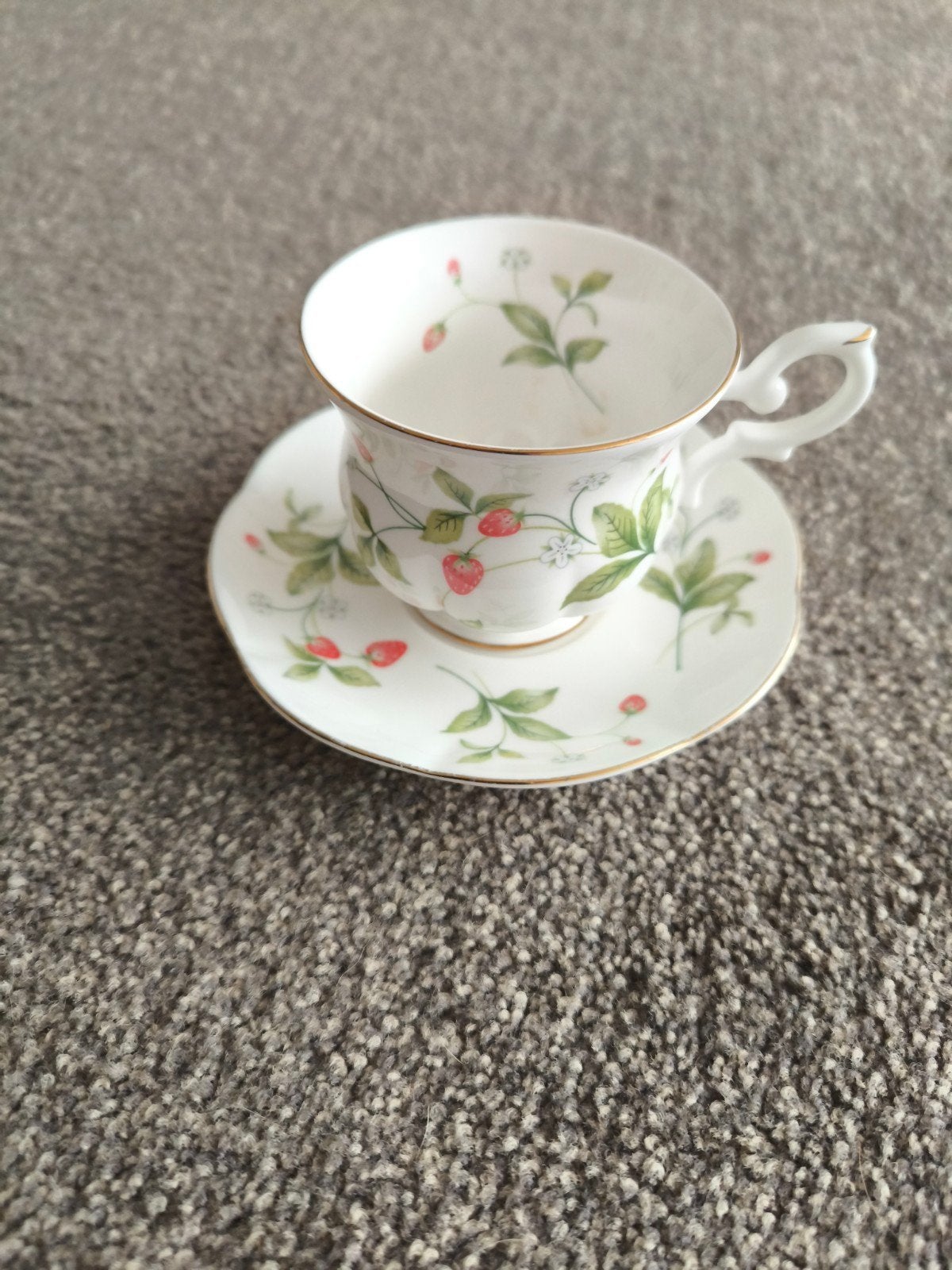 Royal Canterbury Kop en Schotel - Aardbeienmotief, Ophalen of Verzenden