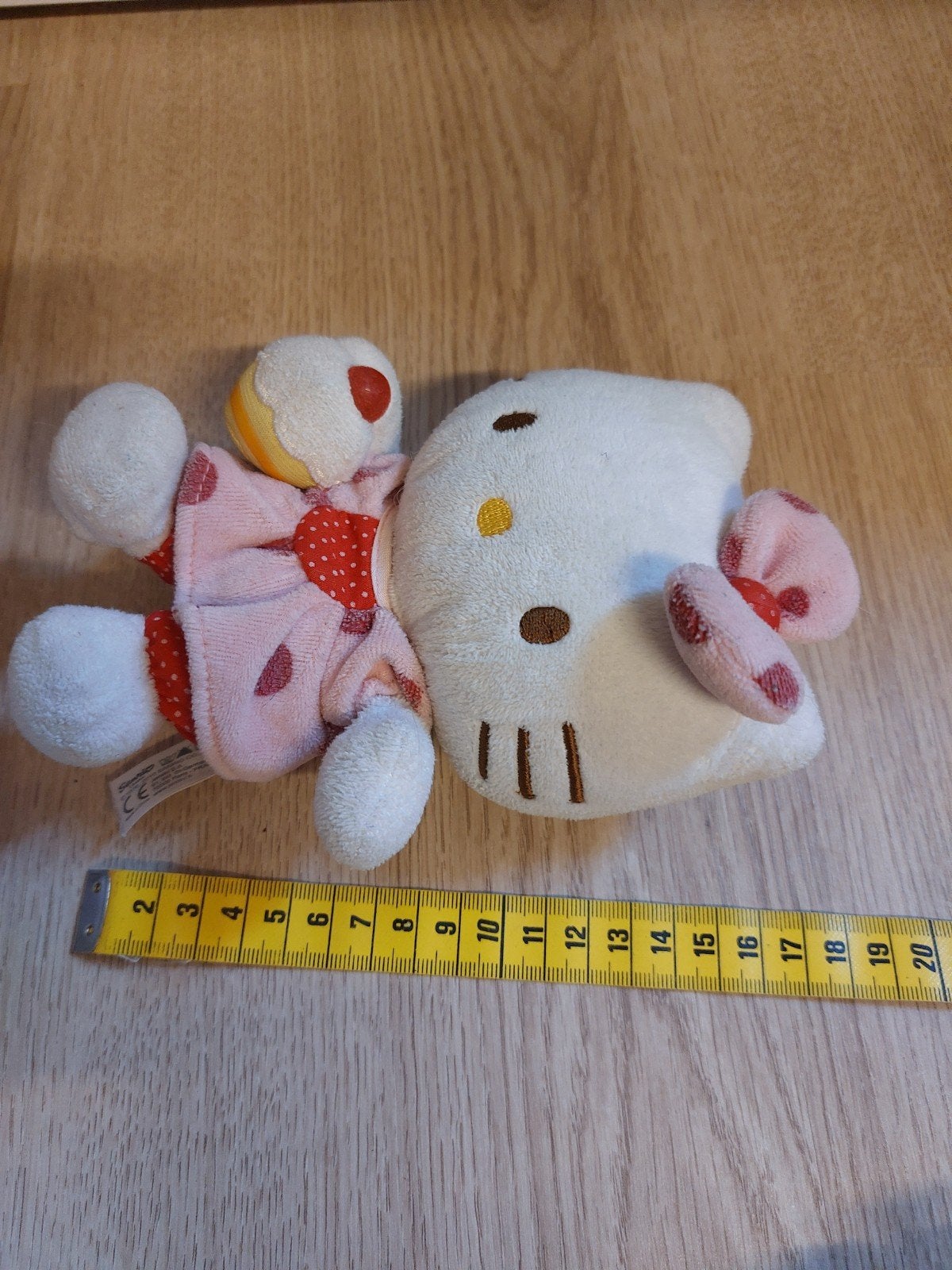 Hello kitty knuffeltje met cupcake, Ophalen of Verzenden