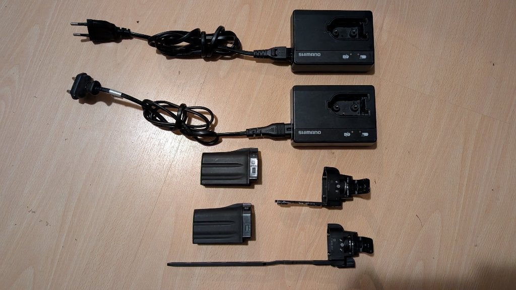 Shimano Di2 accu + houder + lader e-Tube, Fietsen en Brommers, Overige typen, Kunststof, Ophalen of Verzenden, Zo goed als nieuw