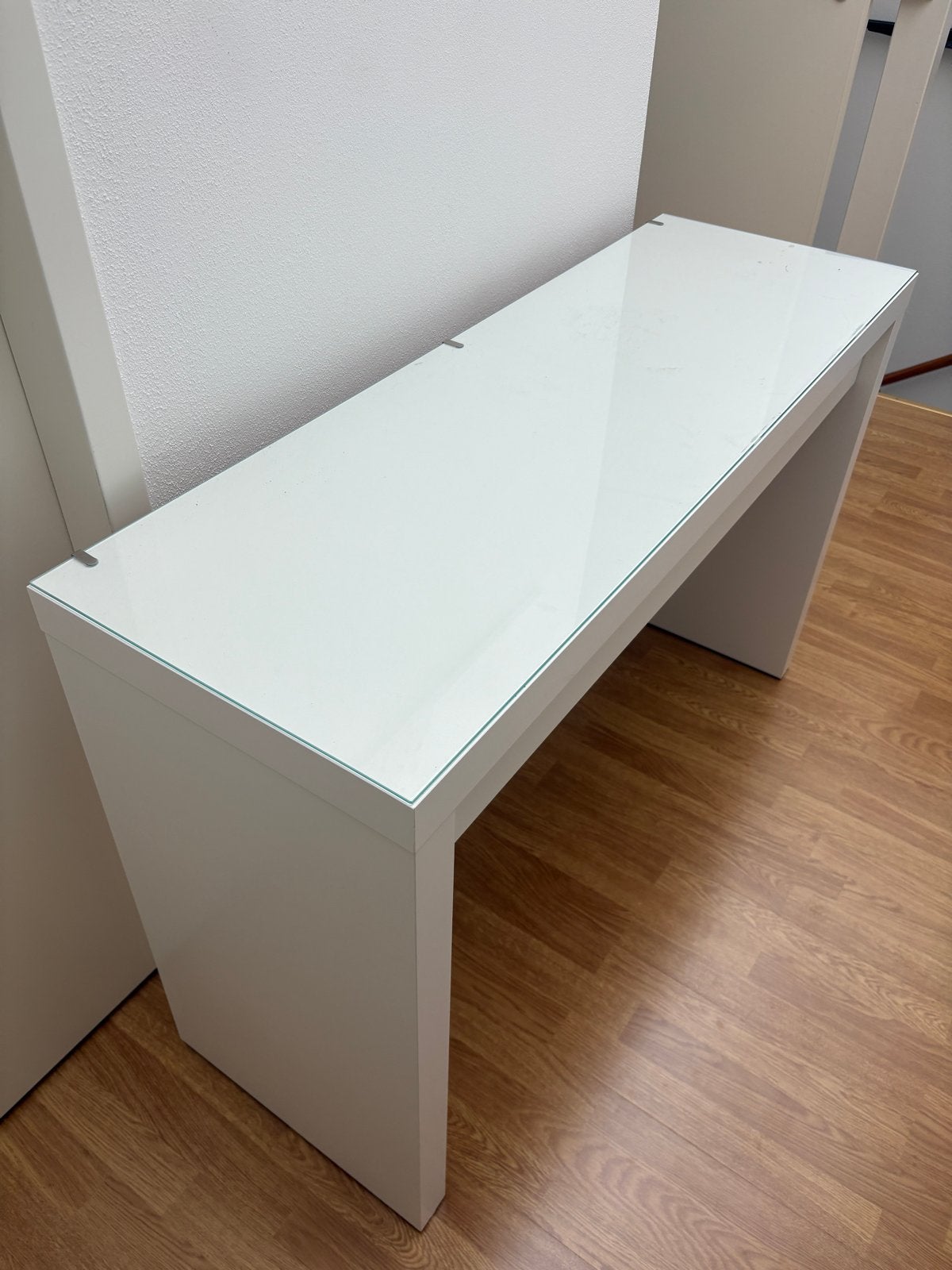 IKEA MALM Witte (makeup) bureau met lade en glazen blad, Ophalen, Zo goed als nieuw, IKEA