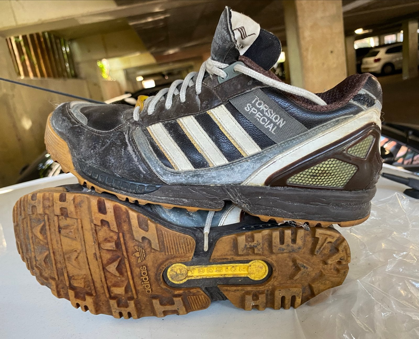 Adidas Torsion Special Sneakers - Gedragen, Kleding | Heren, Schoenen, Bruin, Ophalen of Verzenden, Sneakers of Gympen, Gedragen