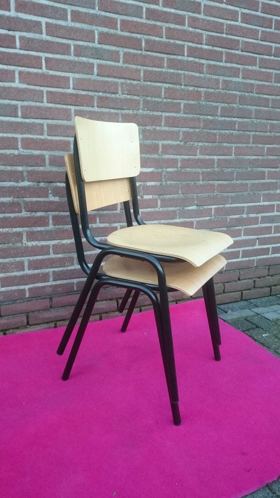 Houten stapelstoelen nieuw!, Huis en Inrichting, Stoelen, Gebruikt, Vijf, Zes of meer stoelen, Hout, Bruin, Ophalen