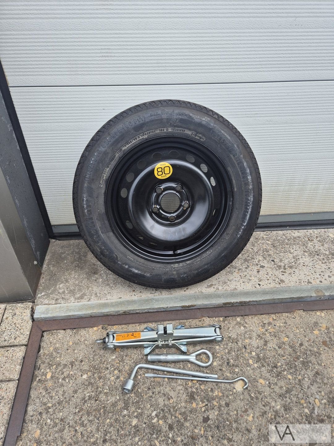 Thuiskomer van Nissan Qashqai Juke met krikset compleet €150, Auto-onderdelen, Gebruikt, -, -, Banden en Velgen