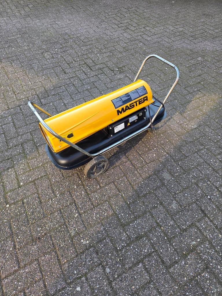 Master B100 CED diesel heater, heteluchtkanon, Ophalen, 30 tot 80 cm, Kachel, Zo goed als nieuw
