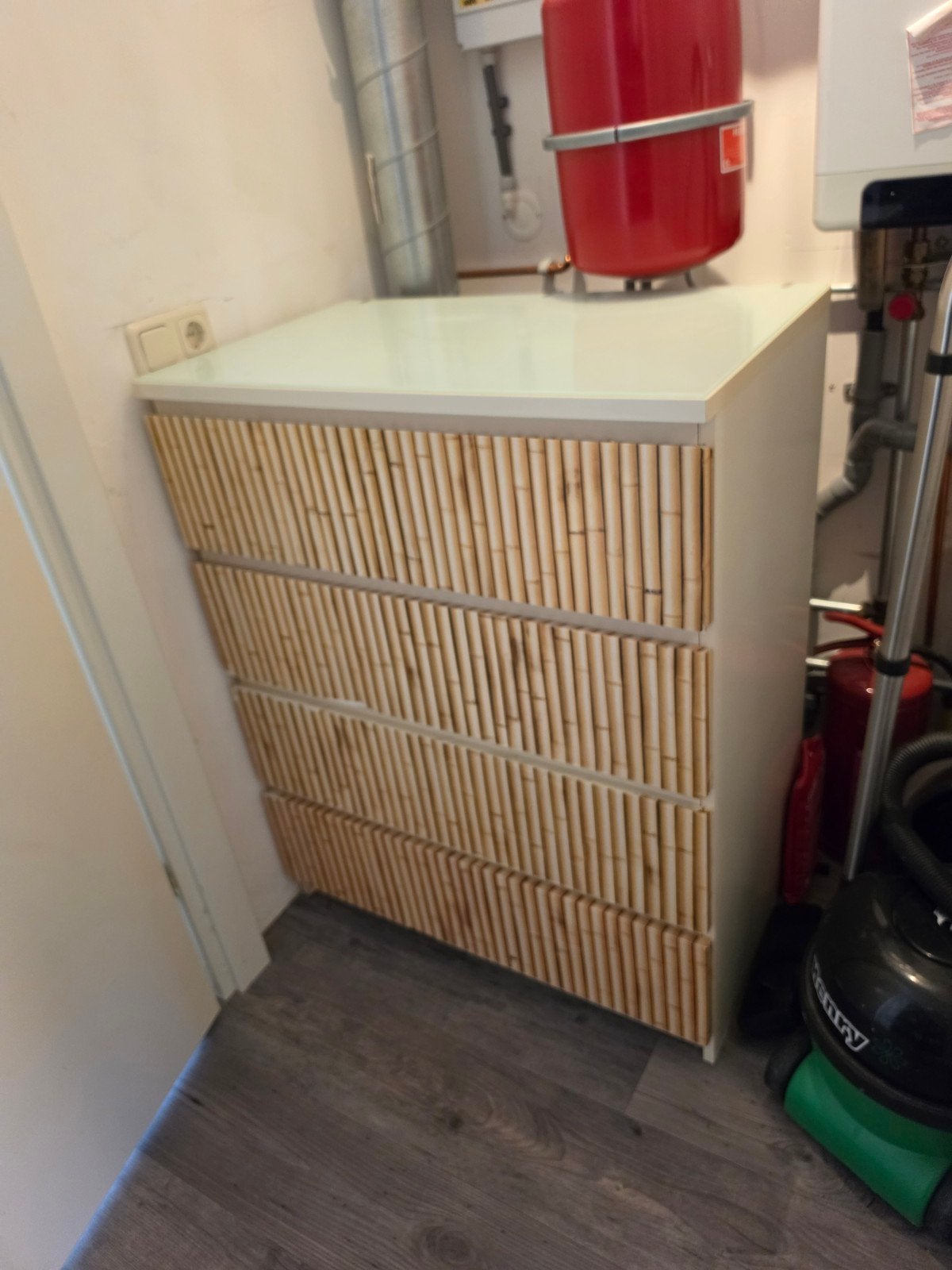 Gratis IKEA ladekast met bamboe fronten en glazen blad, Ophalen, Gebruikt, Glas, Modern, Aziatisch