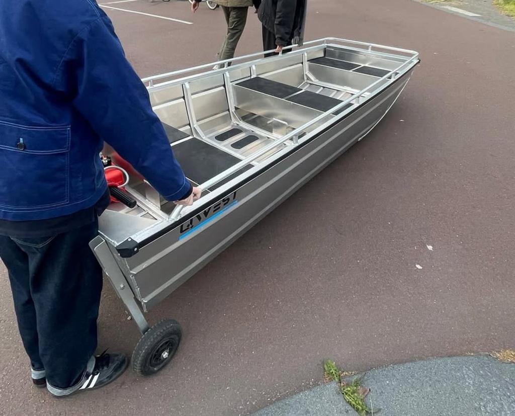 Qwest aluminium platbodem 3.30, Ophalen, Zo goed als nieuw, Aluminium