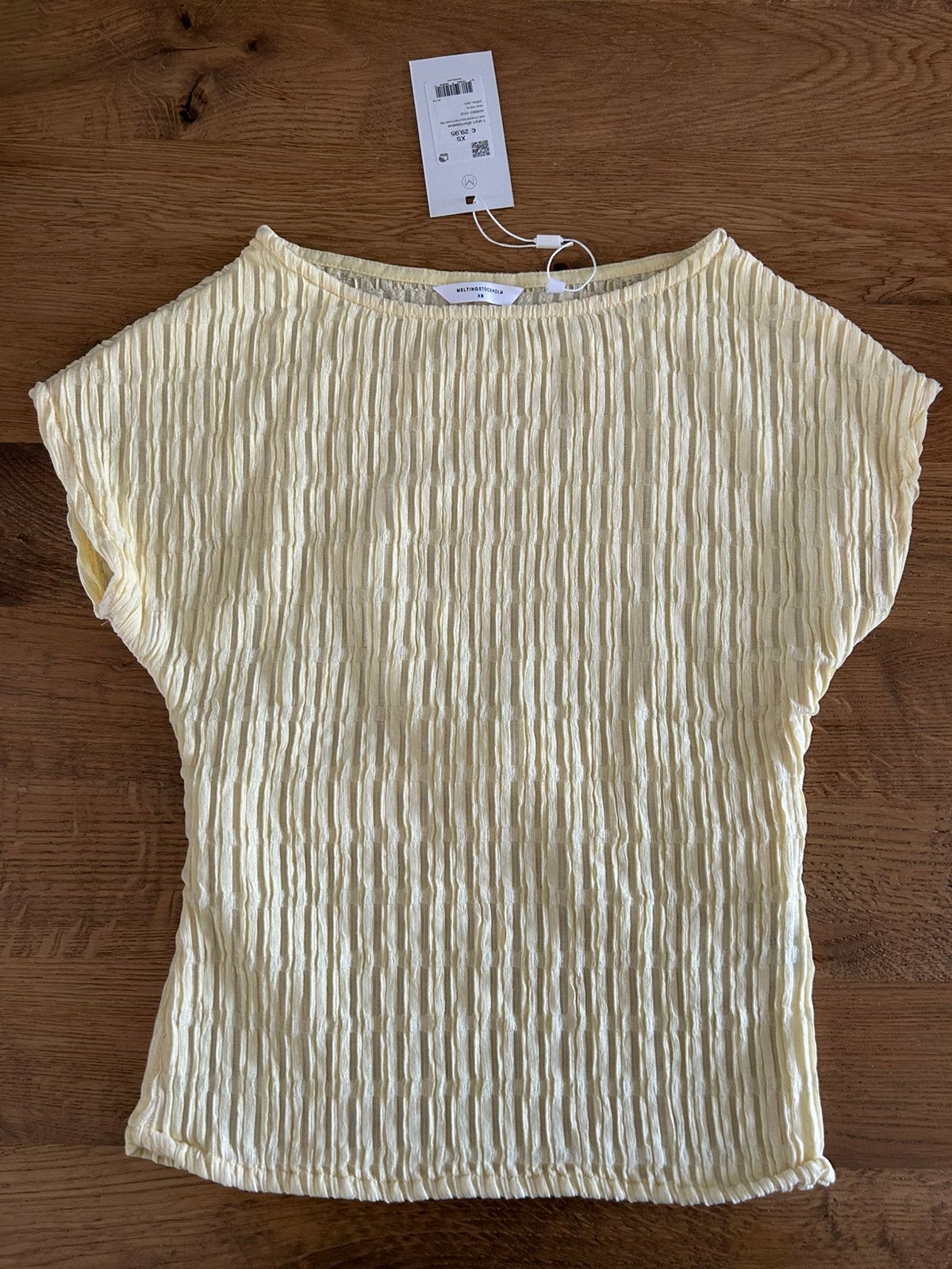 Melting Stockholm t-shirt/ top, Kleding | Dames, Tops, Geel, Nieuw, Ophalen of Verzenden, Korte mouw