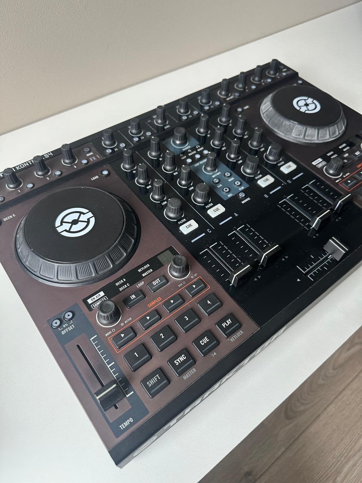 Native Instruments Traktor Kontrol S4 DJ Controller, Muziek en Instrumenten, Ophalen of Verzenden, Gebruikt, Dj-set, Overige merken