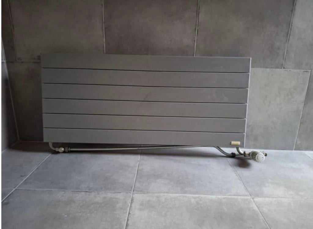 Design radiator, Ophalen, 30 tot 80 cm, Gebruikt, Radiator