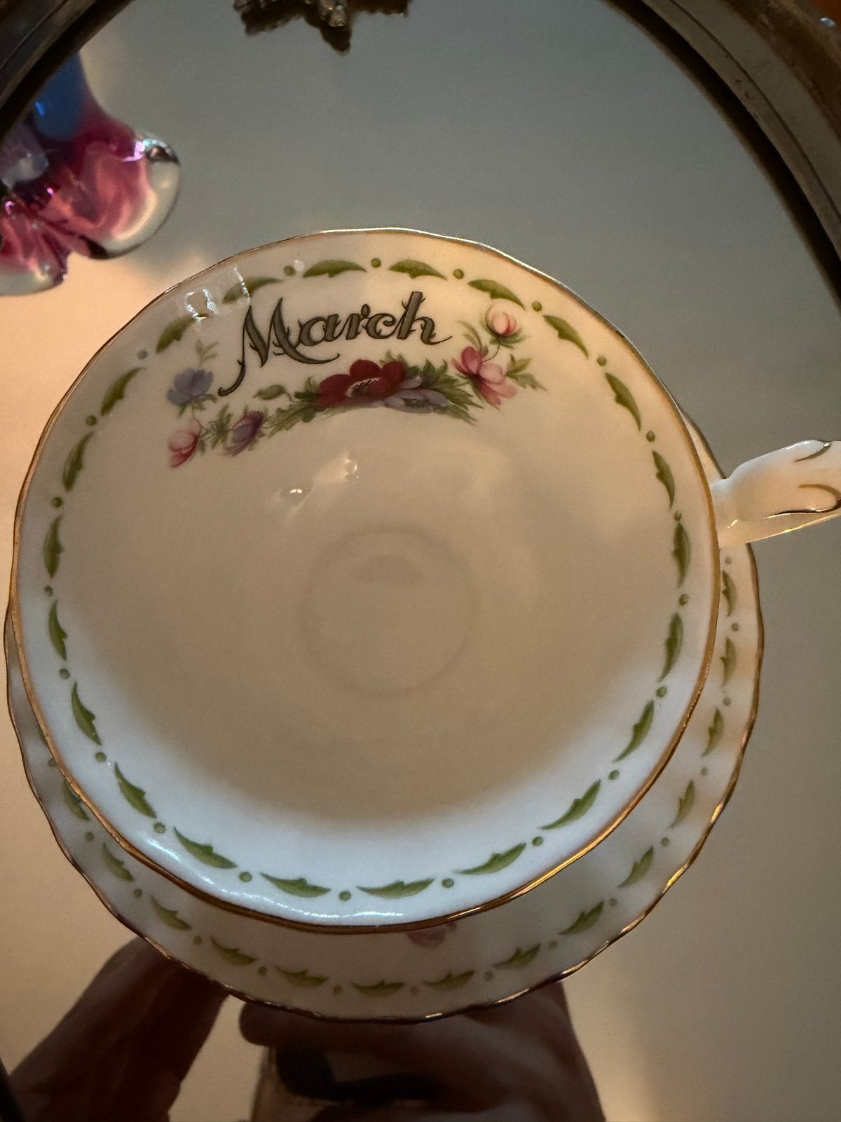 Royal Albert Flower of the Month 'March Anemones' Kop en Sch, Ophalen of Verzenden
