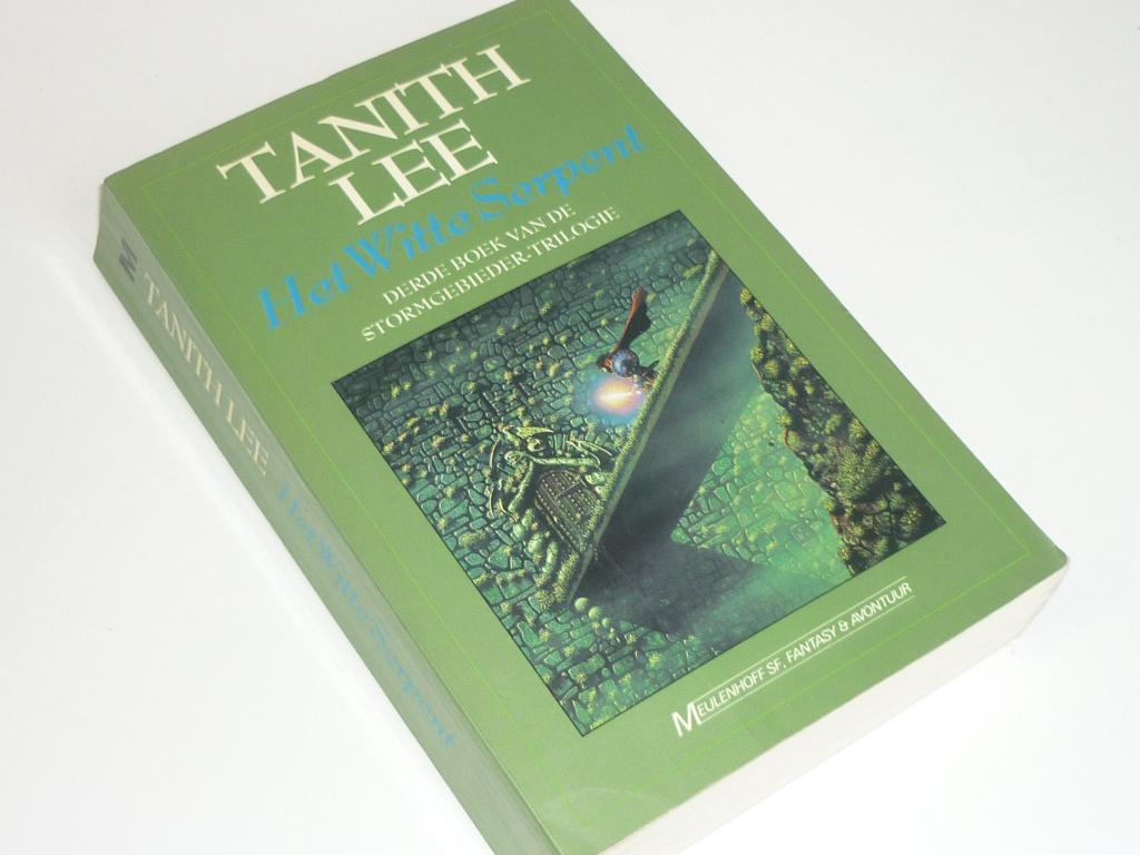 Tanith Lee: het Witte Serpent  (Stormgebieder deel 3), Ophalen of Verzenden, Gelezen