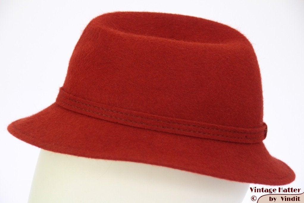Vintage Dameshoed bruinrood haarvilt 53 =XS gratis verzenden, Ophalen of Verzenden, Gedragen, 55 cm (S, 6⅞ inch) of minder, Hoed