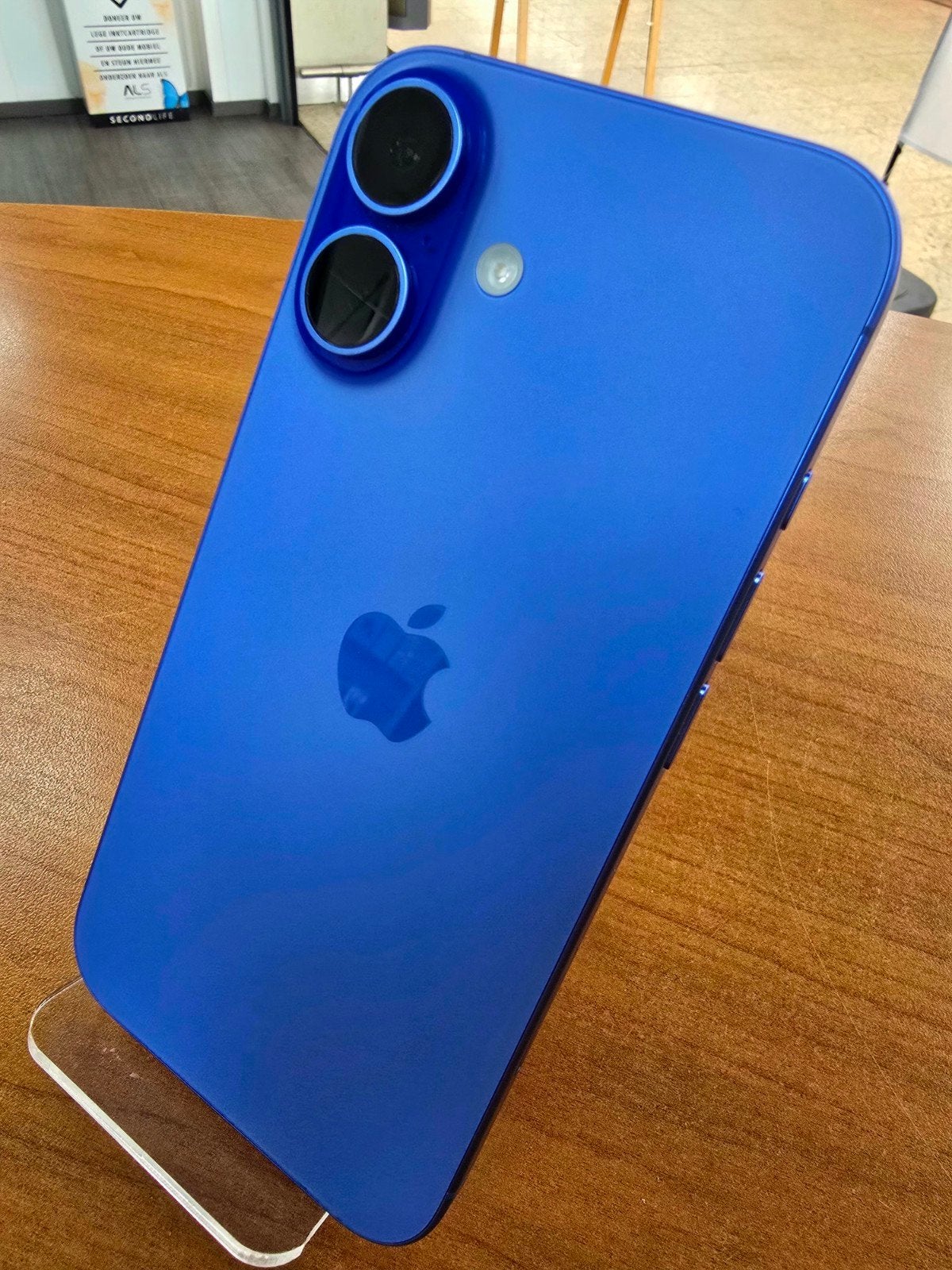 iPhone 16 128GB Ultramarijn, Ophalen, Zo goed als nieuw, Blauw, 128 GB