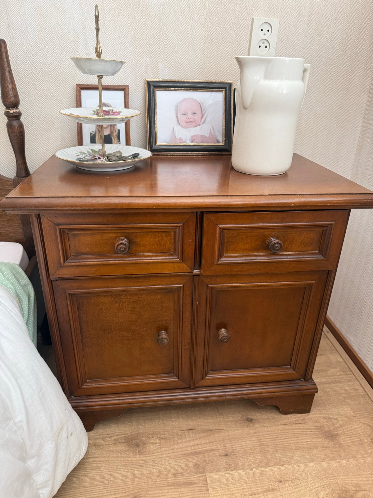 Mooie houten kast met deuren en lade (70x75x40 cm), Huis en Inrichting, Kasten | Buffetkasten, Ophalen of Verzenden, Gebruikt