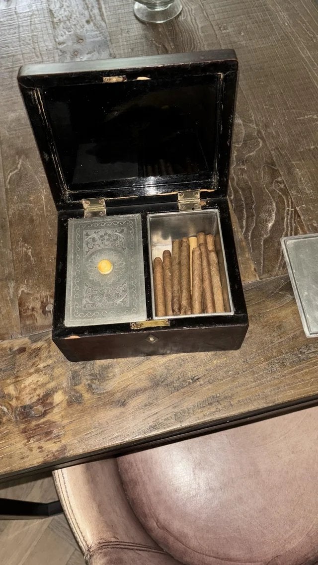 Gezocht oude sigaren, Verzamelen, Rookartikelen, Aanstekers en Luciferdoosjes, Ophalen of Verzenden, Tabaksdoos of Verpakking