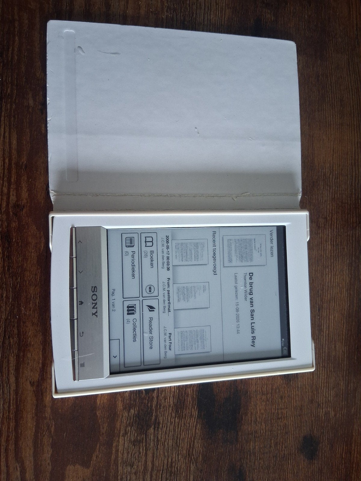 Sony Reader PRS-T1 e-reader met hoes en kabel, Computers en Software, Gebruikt, 6 inch of minder, Ophalen of Verzenden, 4 GB of minder