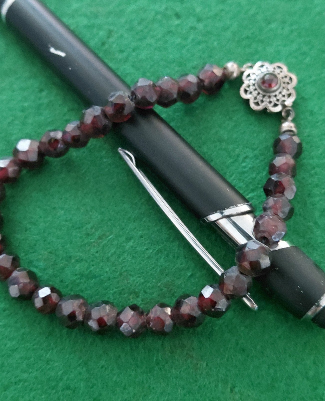 ANTIEK zilveren slotje met oude granaten armband 19 cm., Ophalen of Verzenden, Zilver, Zilver