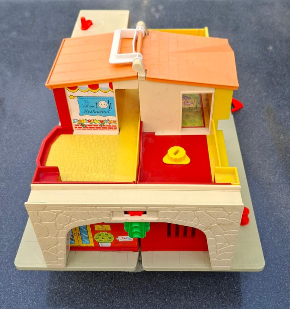 Play family Village schooltje + extra's, Kinderen en Baby's, Speelgoed | Fisher-Price, Ophalen of Verzenden, Gebruikt, Speelset