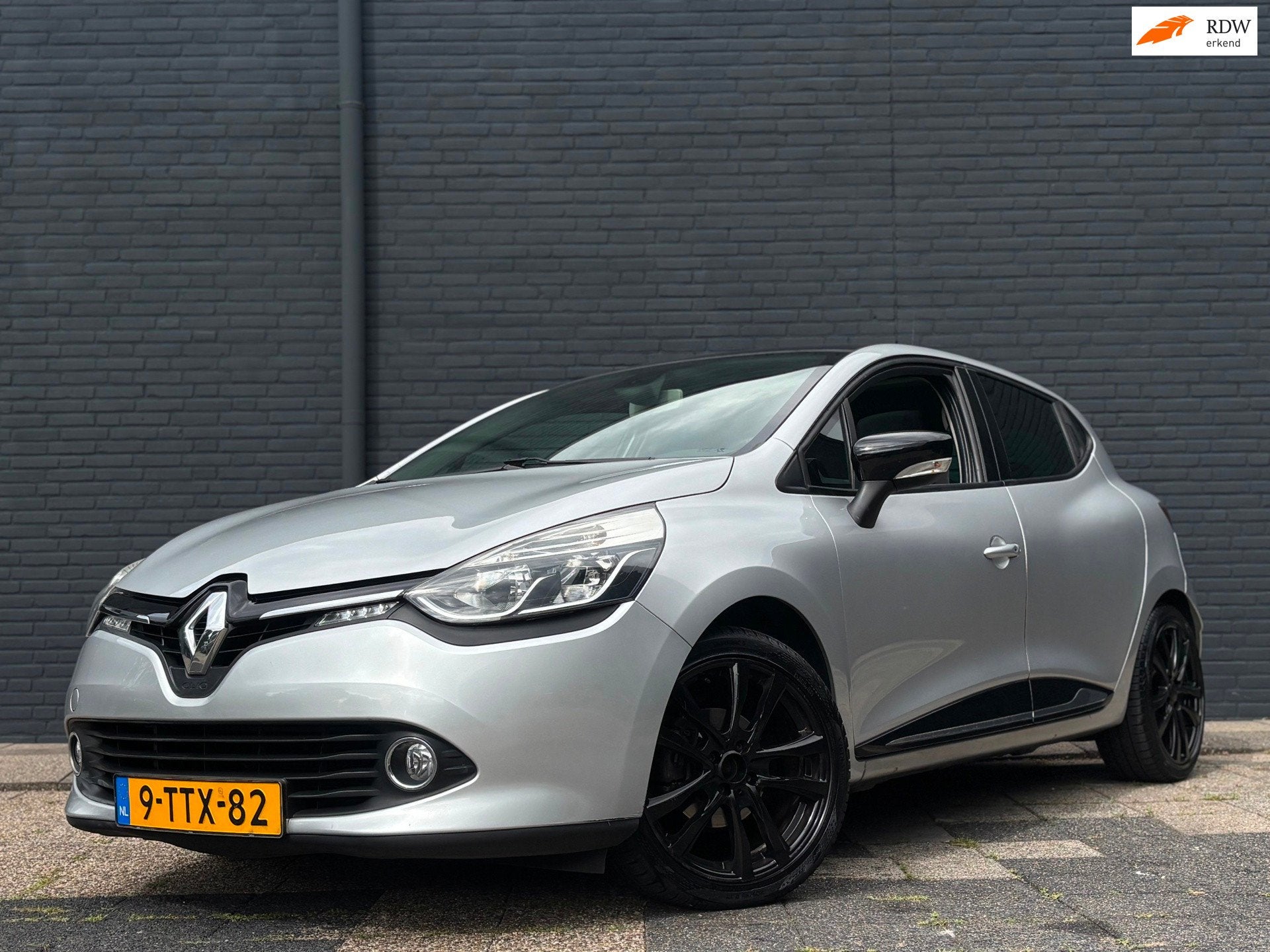 Renault Clio 1.2 Dynamique | Automaat | Pano | Leder, Euro 5, Gebruikt, Electronic Stability Program (ESP), 49 €/maand