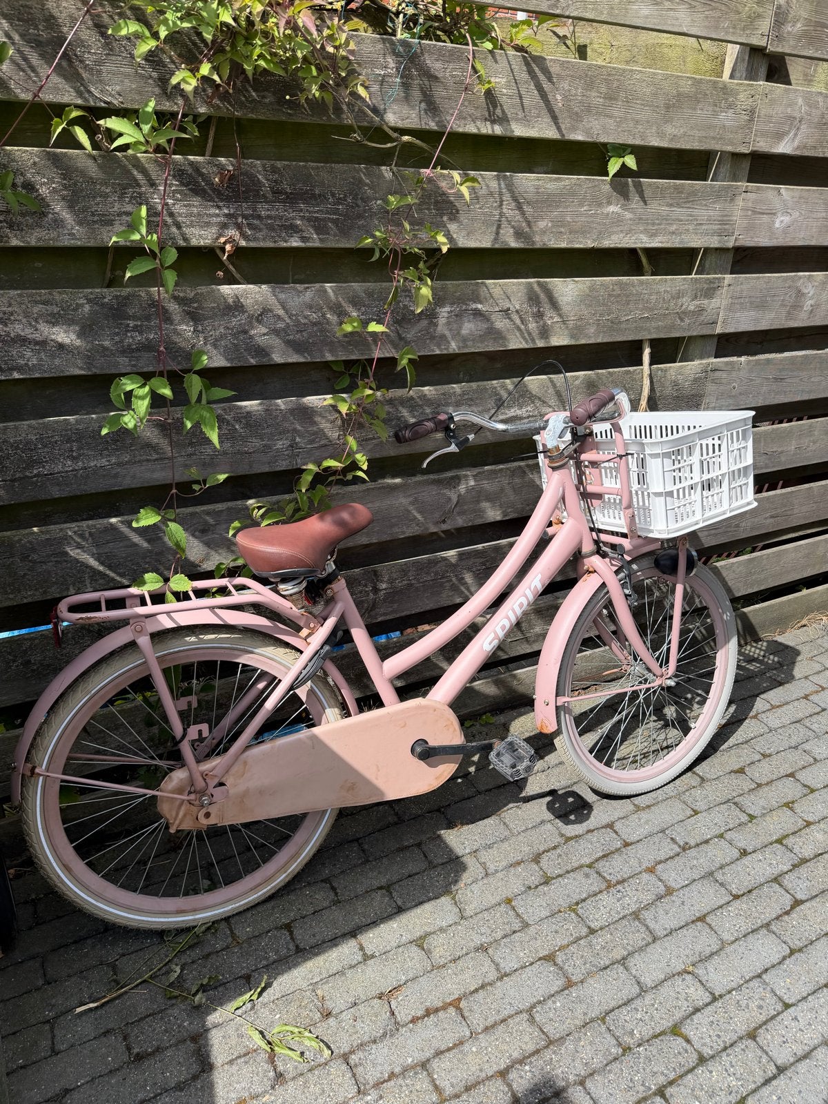 Roze Spirit meisjesfiets 24 inch met mandje, Ophalen, Velgrem, Handrem, Gebruikt
