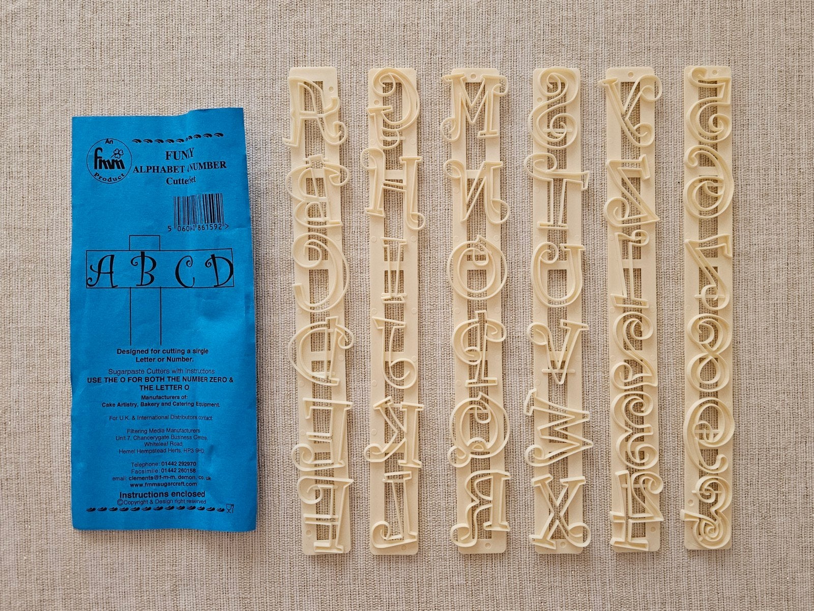FMM Funky Alphabet & Number Cutter set
voor fondant en mar, Ophalen of Verzenden, Taarten